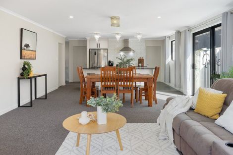 Photo of property in 14 Raynor Crescent, Pyes Pa, Tauranga, 3112