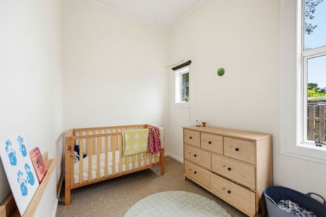 Photo of property in 9 Ruataniwha Street, Waipawa, 4210