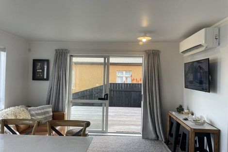 Photo of property in 219 The Esplanade, Petone, Lower Hutt, 5012
