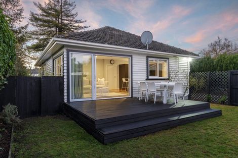 Photo of property in 27 Aorangi Road, Bryndwr, Christchurch, 8053