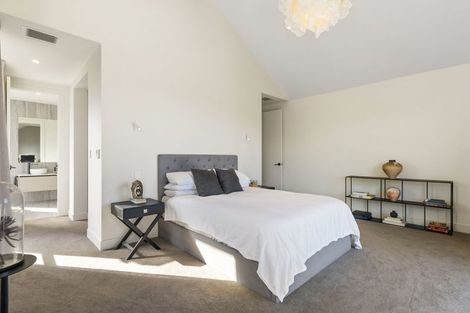 Photo of property in 21 Oscar Road, Greenhithe, Auckland, 0632