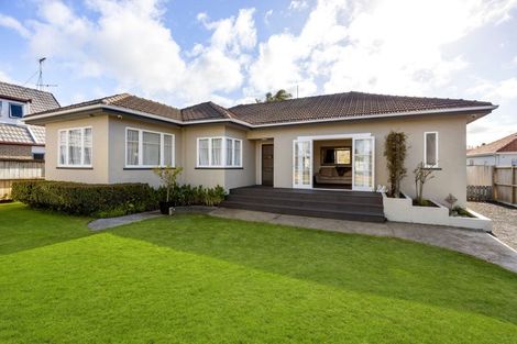 Photo of property in 84 Maeroa Road, Maeroa, Hamilton, 3200