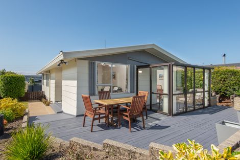 Photo of property in 29 Estuary Crescent, Fairfield, Dunedin, 9018