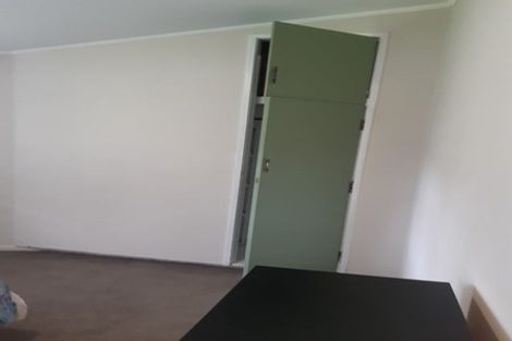 Photo of property in 2/77 Sylvia Road, Hillcrest, Auckland, 0627