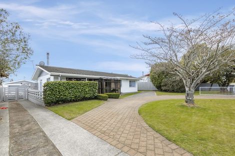 Photo of property in 77 Richmond Avenue, Richmond Heights, Taupo, 3330