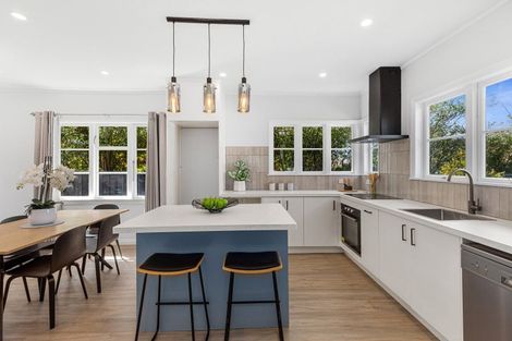 Photo of property in 44 Palmer Crescent, Silverstream, Upper Hutt, 5019