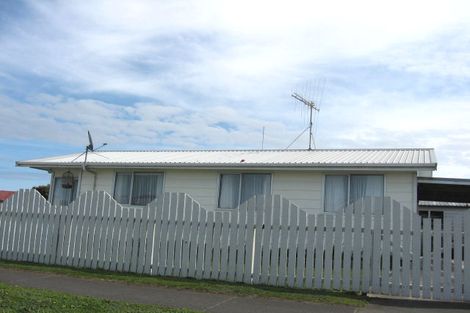 Photo of property in 33 Raupo Street, Castlecliff, Whanganui, 4501