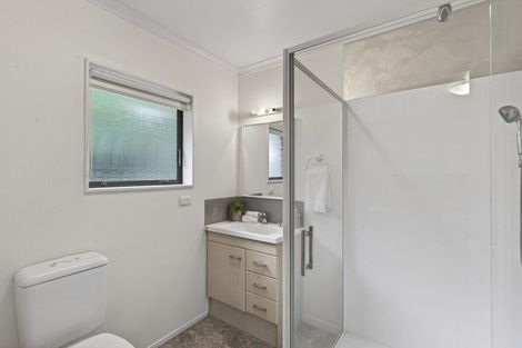 Photo of property in 15 Sandel Rise, Merrilands, New Plymouth, 4312