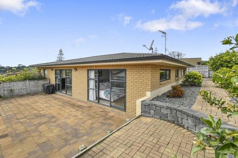 Photo of property in 5 Beirut Court, The Gardens, Auckland, 2105