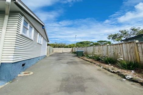 Photo of property in 24 Line Road, Glen Innes, Auckland, 1072