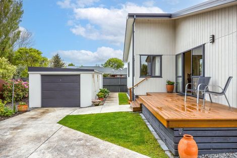 Photo of property in 2/104 Perry Street, Papanui, Christchurch, 8053