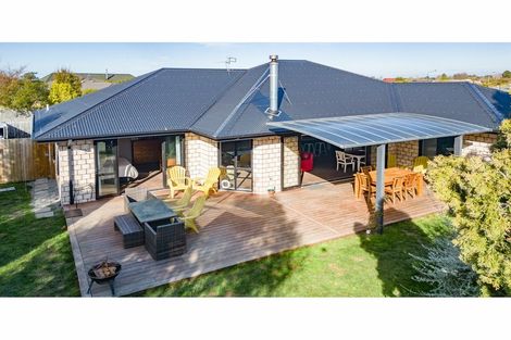 Photo of property in 42 Acacia Avenue, Rangiora, 7400