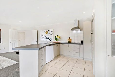 Photo of property in 35 Greig Place, Pukekohe, 2120