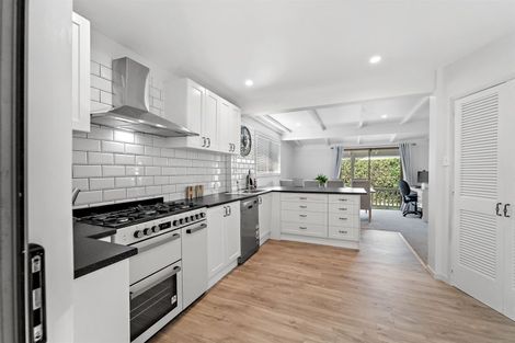 Photo of property in 9b Centreway Road, Orewa, 0931