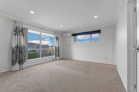 Photo of property in 4 Bruckless Drive, Flat Bush, Auckland, 2019