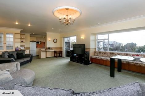 Photo of property in 22 Mcfarlane Street, Oakura, 4314