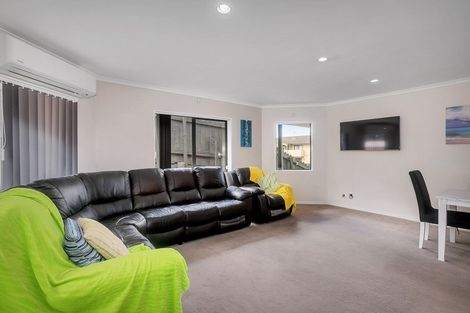 Photo of property in 10 Chieftain Rise, Goodwood Heights, Auckland, 2105