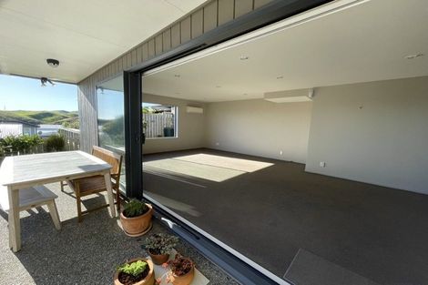 Photo of property in 15 Lacebark Lane, Woodridge, Wellington, 6037