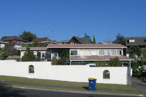 Photo of property in 121 Stapleford Crescent, Browns Bay, Auckland, 0630