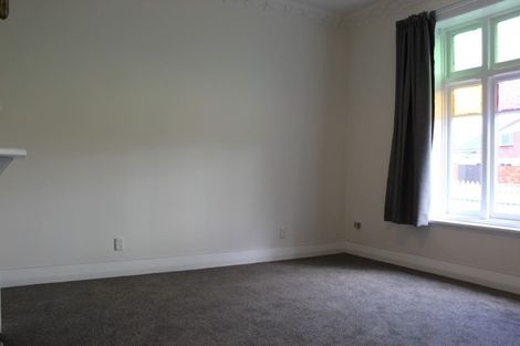 Photo of property in 5a Royal Crescent, Saint Kilda, Dunedin, 9012