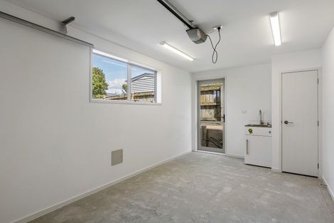 Photo of property in 47b Lynwood Road, New Lynn, Auckland, 0600