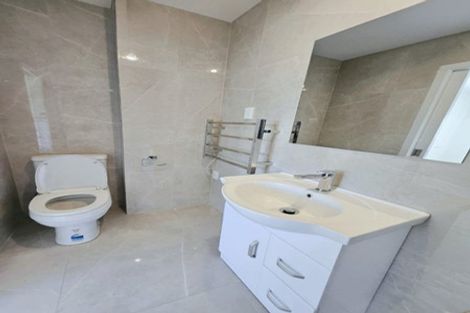 Photo of property in 69a Farquhar Road, Glendene, Auckland, 0602