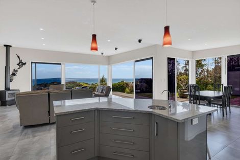 Photo of property in 37 Pekama Drive, Cable Bay, 0420