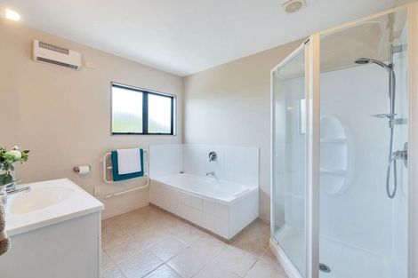 Photo of property in 16 Coventry Way, Long Bay, Auckland, 0630