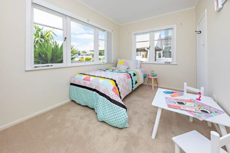 Photo of property in 30 Royton Avenue, Mangere East, Auckland, 2024