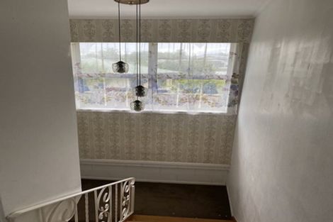 Photo of property in 3/69 Royal View Road, Te Atatu South, Auckland, 0610