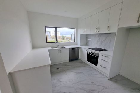 Photo of property in 45a Crestview Rise, Papakura, 2110