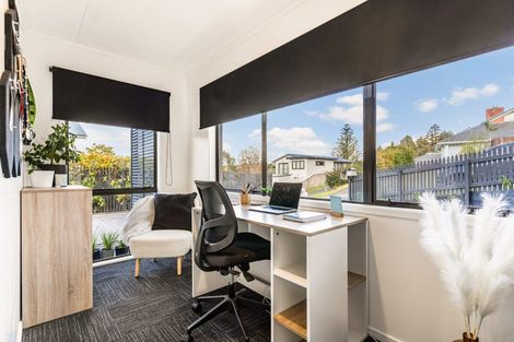 Photo of property in 32 Mcdowell Crescent, Hillcrest, Auckland, 0627