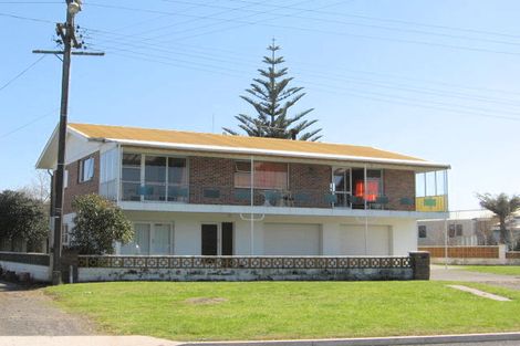 Photo of property in 16 Cook Drive, Whitianga, 3510