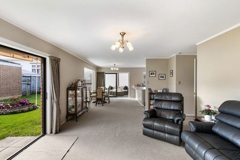 Photo of property in 2/61 Amaru Road, One Tree Hill, Auckland, 1061