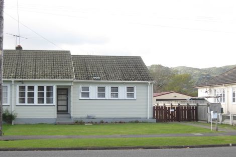 Photo of property in 83 Waddington Drive, Naenae, Lower Hutt, 5011