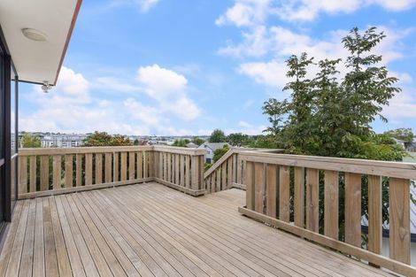 Photo of property in 2b Grenadine Place, Unsworth Heights, Auckland, 0632