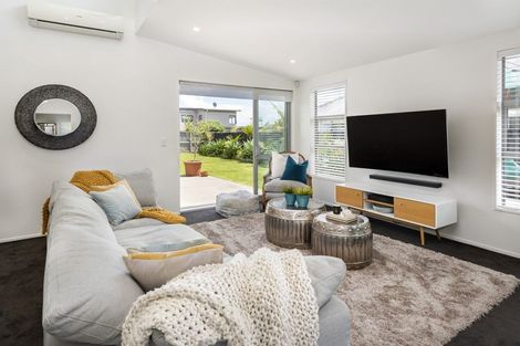 Photo of property in 8 Defender Crescent, Beachlands, Auckland, 2018
