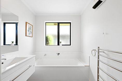 Photo of property in 253 Dixon Road, Fitzroy, Hamilton, 3206