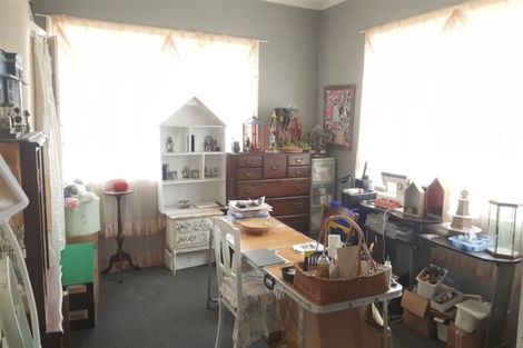 Photo of property in 15 Timaru Road, Waimate, 7924