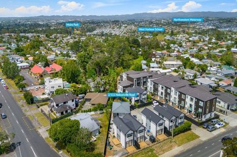 Photo of property in 2/111 Hobsonville Road, West Harbour, Auckland, 0618