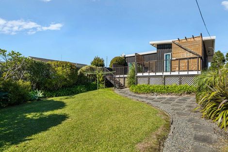 Photo of property in 93 Wade River Road, Stanmore Bay, Whangaparaoa, 0932