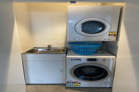 Photo of property in 6 Owhiro Bay Parade, Island Bay, Wellington, 6023