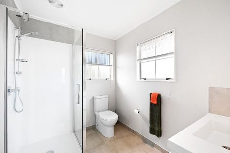 Photo of property in 5 Fernwater Place, Flagstaff, Hamilton, 3210