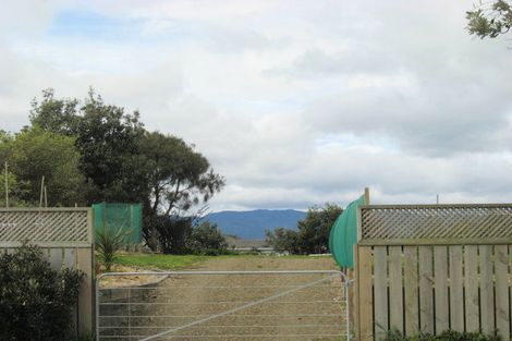 Photo of property in 34 Sarah Street, Waikawa Beach, Manakau, 5573