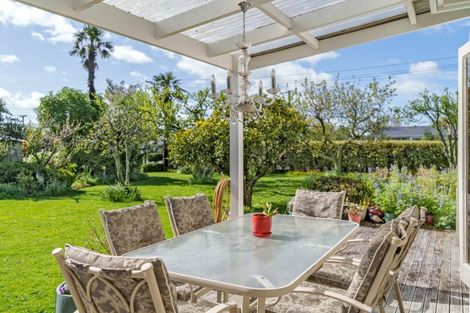 Photo of property in 27 Sackville Street, Martinborough, 5711