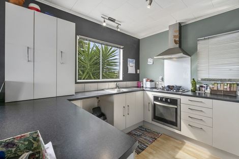 Photo of property in 13 Kaitawa Street, Waikanae Beach, Waikanae, 5036