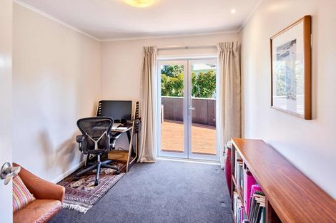 Photo of property in 15 Kowhai Street, Eastbourne, Lower Hutt, 5013