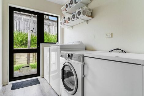 Photo of property in 36a Westerham Drive, Dannemora, Auckland, 2016