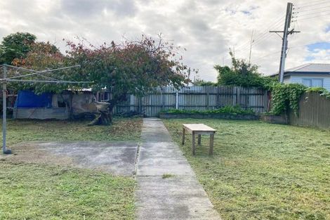Photo of property in 66 Roberts Road, Te Atatu South, Auckland, 0610