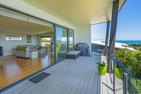 Photo of property in 7 Ocean Vista Lane, Paraparaumu, 5032